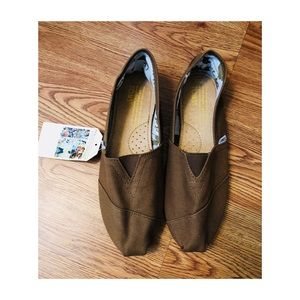TOMS Dark Brown Slip On W10
